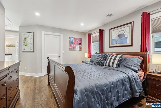 5 Banks Dr, Boonton Town, NJ 07005 - bedroom featuring dark wood-type flooring, visible vents, baseboards, and recessed lighting
