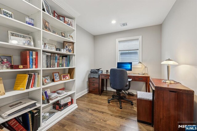 5 Banks Dr, Boonton Town, NJ 07005 - office space with visible vents, baseboards, and wood finished floors