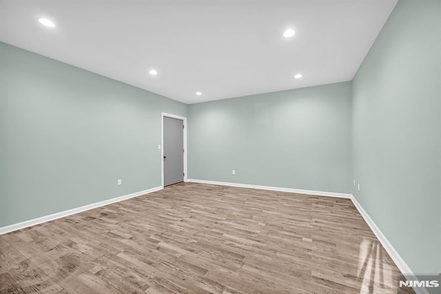 305 Mountainside Dr, Vernon, NJ 07422 - empty room featuring wood finished floors, baseboards, and recessed lighting