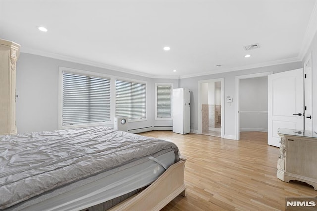 bedroom featuring visible vents, recessed lighting, light wood finished floors, and crown molding
