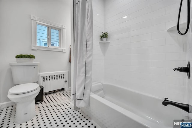 full bath with radiator, toilet, shower / bathtub combination with curtain, and baseboards