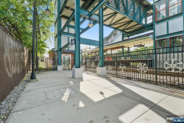 4 Arnold Dr, Wood Ridge, NJ 07075 - exterior space with fence