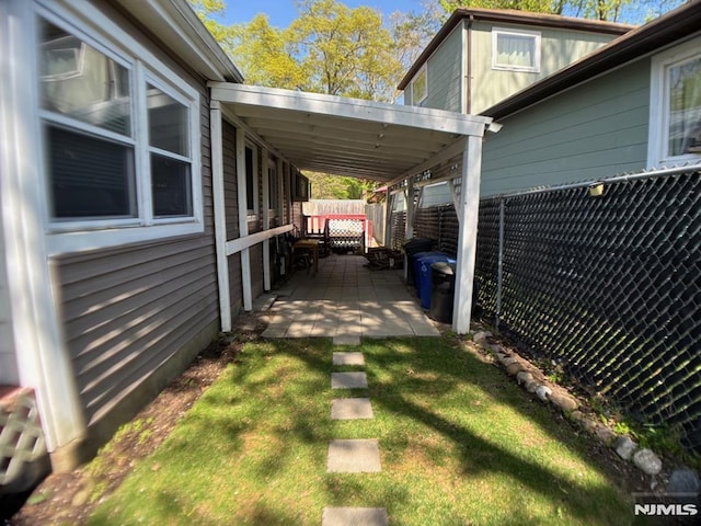 46 Park Dr, Oakland, NJ 07436 - view of yard featuring fence