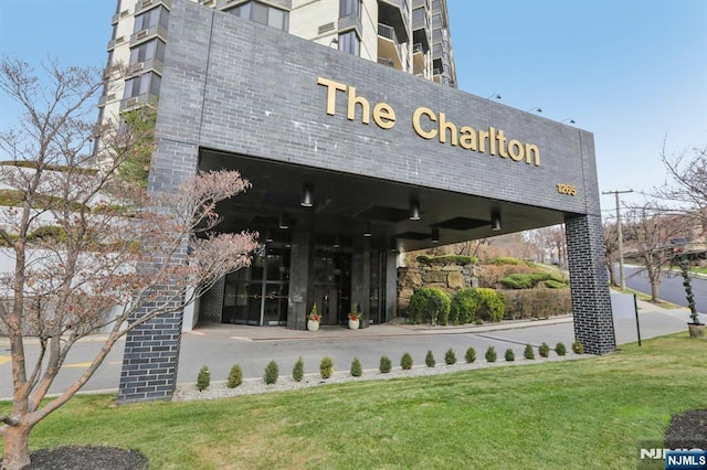 view of building exterior