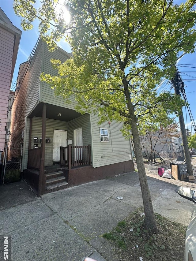 view of front facade featuring a porch