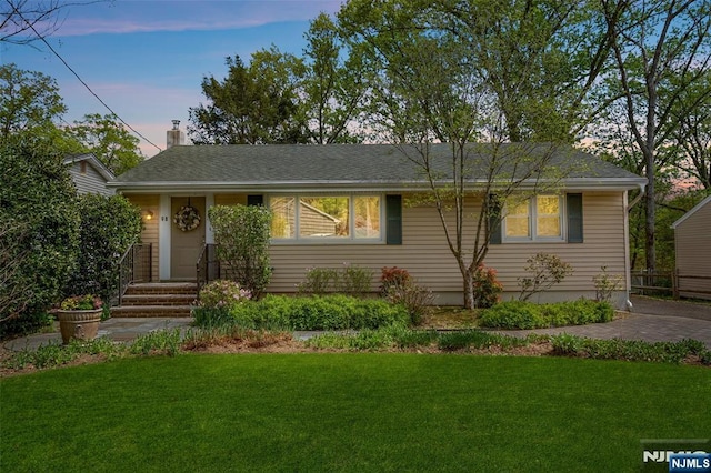 98 Roosevelt Blvd, Oakland, NJ 07436 - single story home featuring a chimney and a front yard