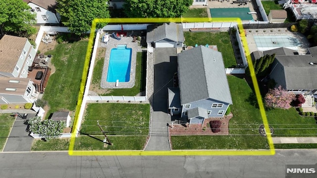 birds eye view of property featuring a residential view