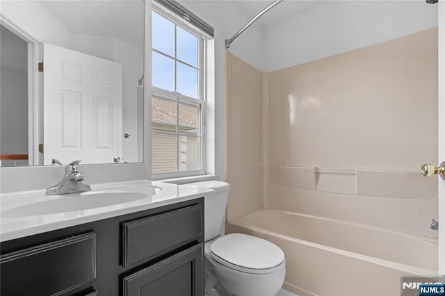 202 Blue Heron Dr, Secaucus, NJ 07094 - full bathroom featuring shower / bathtub combination, toilet, and vanity