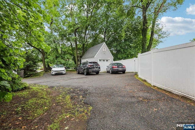 785 Ridgewood Rd, Twp Of Washington, NJ 07676 - view of car parking featuring a garage