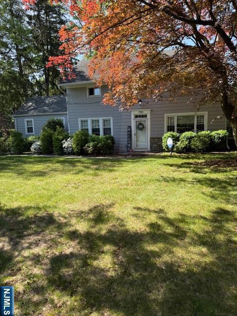 785 Ridgewood Rd, Twp Of Washington, NJ 07676 - view of front of house with a front lawn