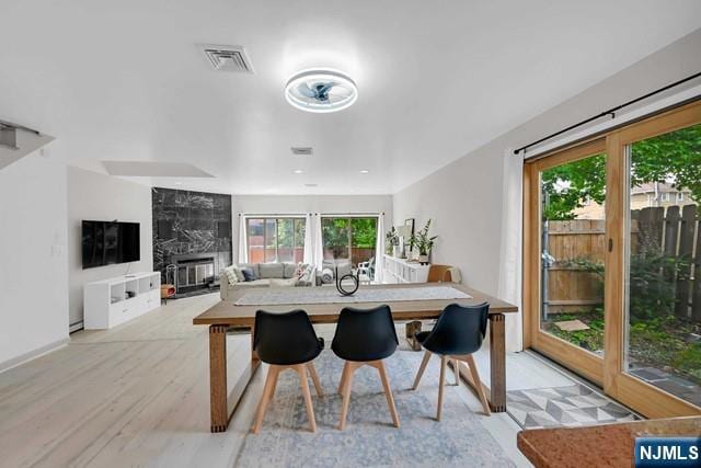 dining room with visible vents and recessed lighting