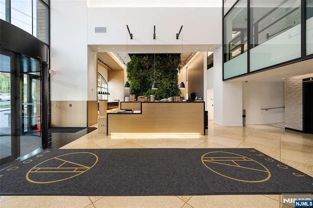 250 Gorge Unit 23A, Cliffside Park, NJ 07010 - reception area featuring a towering ceiling