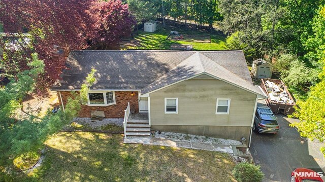 aerial view of property and surrounding area