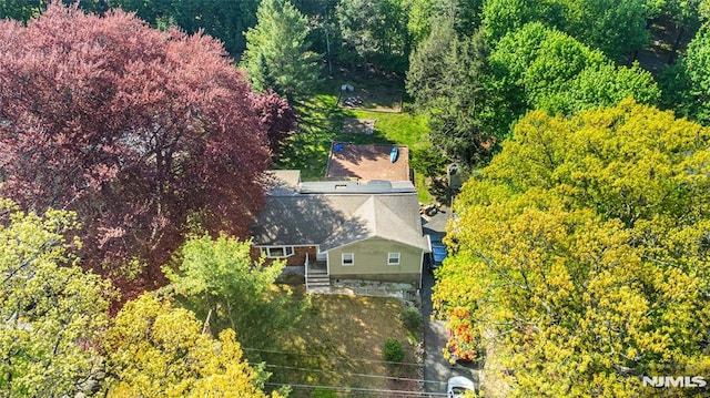 aerial view of property and surrounding area