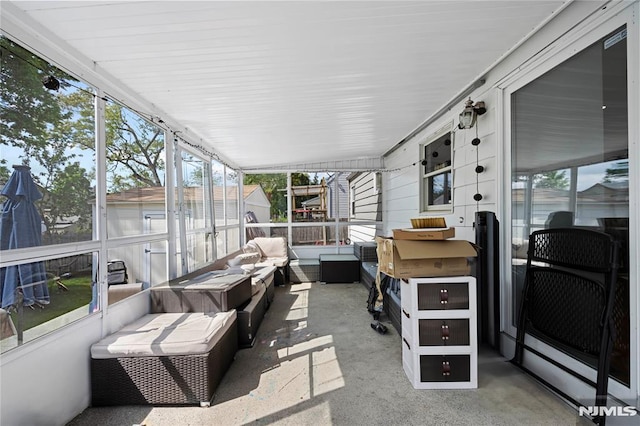 186 10th Ave, Hawthorne, NJ 07506 - sunroom / solarium with an outdoor hangout area