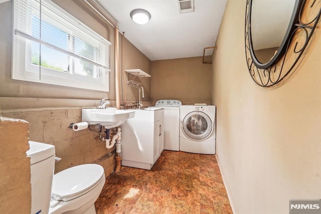 7 Swan Ter, Wayne, NJ 07470 - laundry area featuring washing machine and dryer
