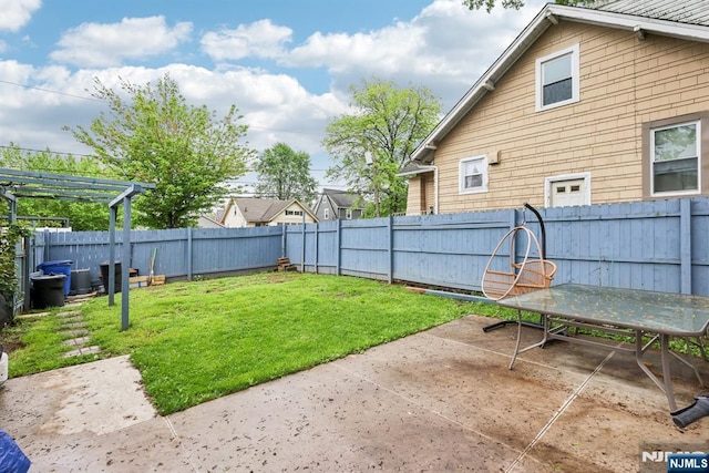 520 Elm St, Roselle Park, NJ 07204 - view of yard featuring a patio area