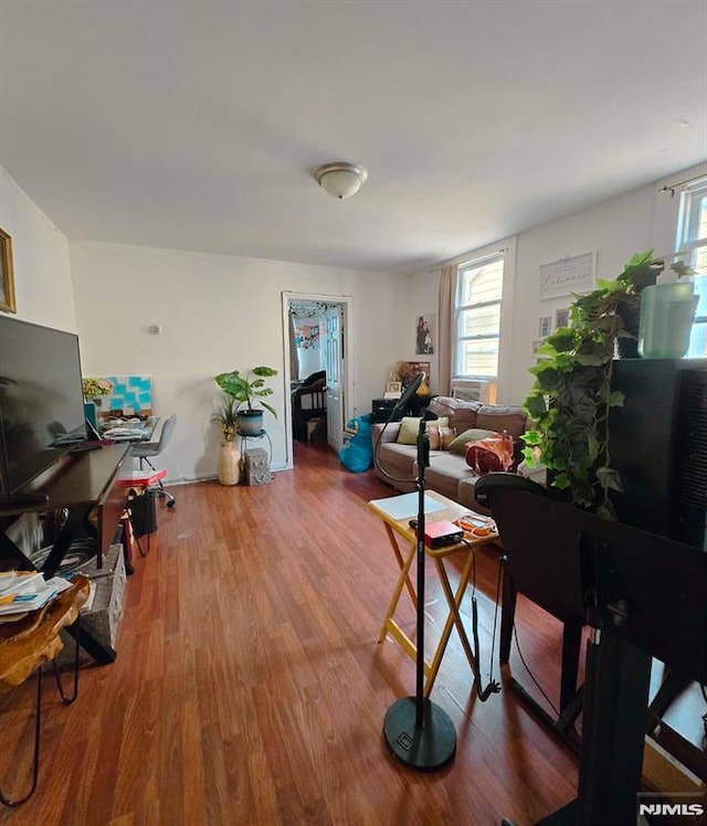 458-460 Leslie St, Newark, NJ 07112 - living room featuring wood finished floors