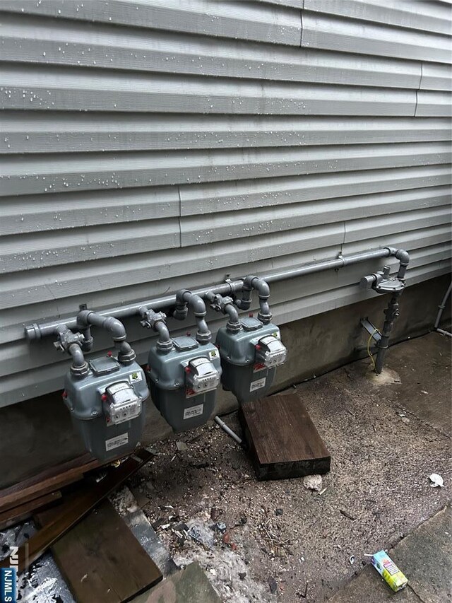 154 Butler St, Paterson, NJ 07524 - exterior view of gas meter