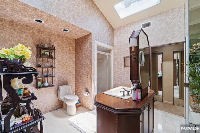 2 Canterbury Ct, Alpine, NJ 07620 - full bath with a skylight, toilet, a stall shower, wallpapered walls, and lofted ceiling