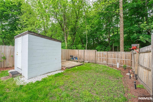 20 Park Dr, Oakland, NJ 07436 - view of yard with an outdoor structure and a storage shed