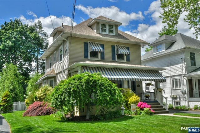 38 Arlington Ave, Hawthorne, NJ 07506 - american foursquare style home with a shingled roof