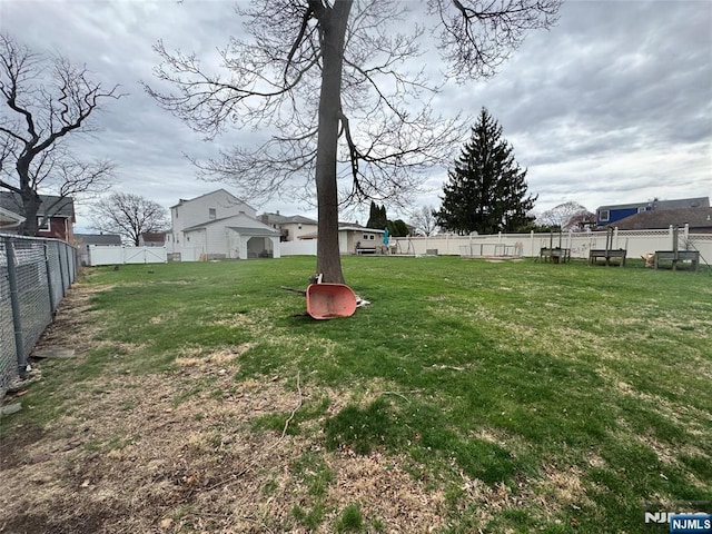 717 1st St, Lyndhurst, NJ 07071 - view of yard
