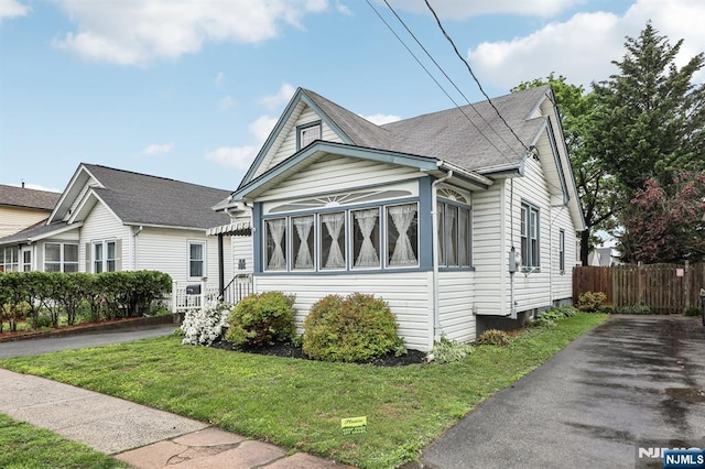 view of front of home with driveway