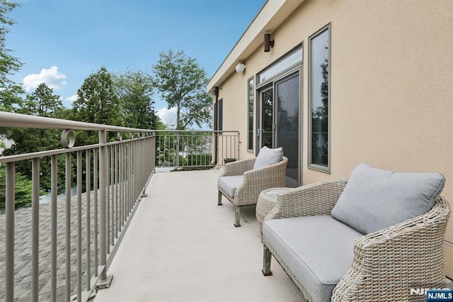 435 Cypress Ct, New Milford, NJ 07646 - view of balcony
