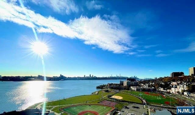 1203 River Rd Unit 20J, Edgewater, NJ 07020 - water view