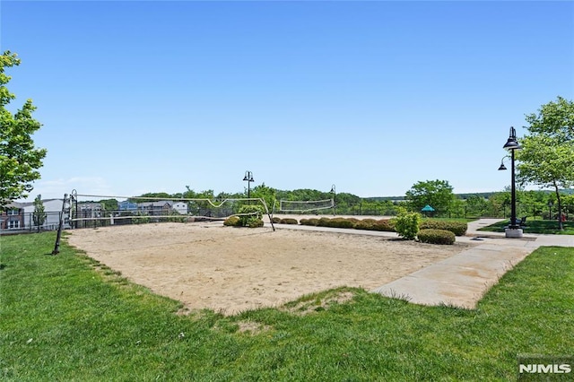 52 Straton Ct Unit 1006, Sayreville, NJ 08859 - view of property's community featuring volleyball court and a yard