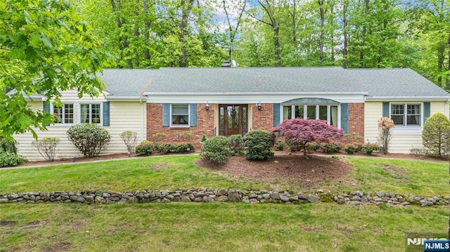 6 Arrowhead Rd, Mahwah, NJ 07430 - single story home with a front lawn, brick siding, and a shingled roof