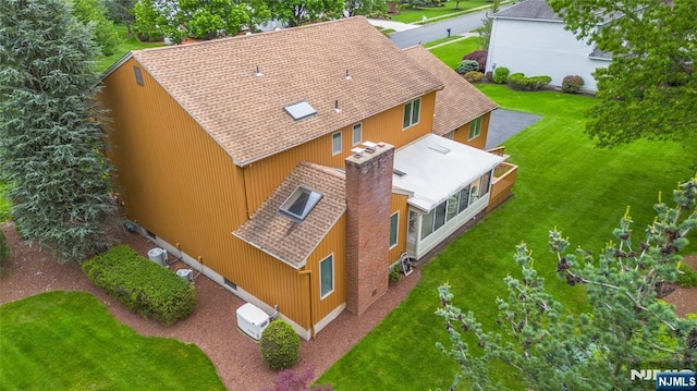 aerial view of property and surrounding area
