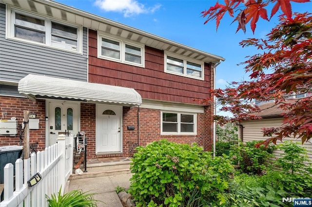 7 Edgewater Pl, Edgewater, NJ 07020 - view of property featuring brick siding