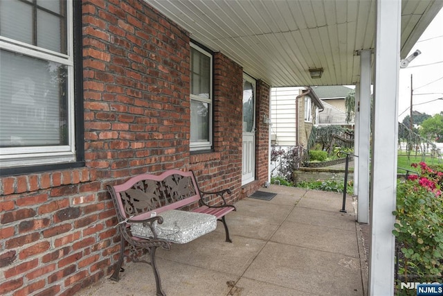 501 Collins Ave, Hasbrouck Heights, NJ 07604 - view of porch