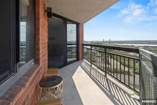 708 Harmon Cv, Secaucus, NJ 07094 - balcony with a water view