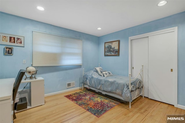 526 Rutland Ave, Teaneck, NJ 07666 - bedroom with wood finished floors, baseboards, recessed lighting, and a closet