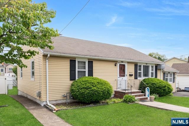 36 Bogert St, Totowa, NJ 07512 - view of front facade