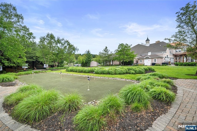 49 Quarry Dr, Woodland Park, NJ 07424 - surrounding community with an area to practice putting and a yard