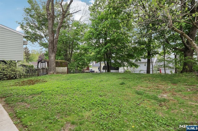 8 Oak St, Netcong Borough, NJ 07857 - view of yard