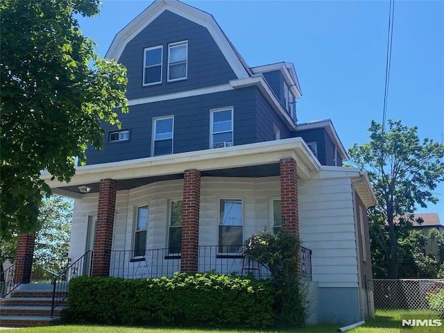 178 Fern Ave, Lyndhurst, NJ 07071 - view of front of home with a porch and a gambrel roof