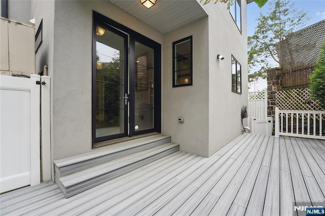 26 Hudson Ter, Edgewater, NJ 07020 - view of deck