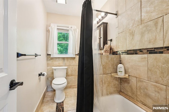 104 Leland Trl, Hopatcong, NJ 07843 - full bathroom with toilet, shower / tub combo with curtain, baseboards, and tile patterned floors