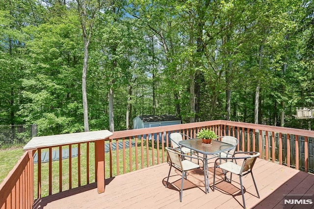 104 Leland Trl, Hopatcong, NJ 07843 - deck featuring outdoor dining space