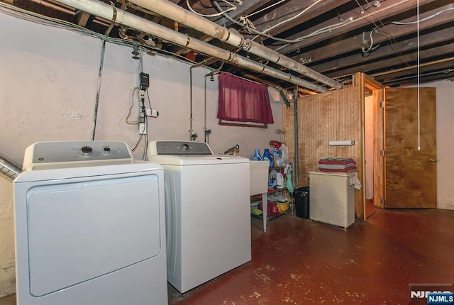 21 Spruce Ave, Ridgefield Park, NJ 07660 - laundry area with washing machine and clothes dryer