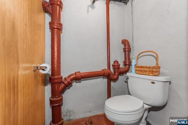 21 Spruce Ave, Ridgefield Park, NJ 07660 - bathroom featuring toilet