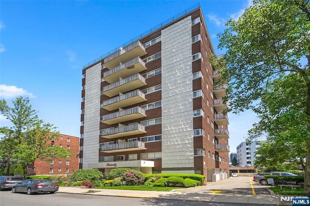 2180 Center 4B, Fort Lee, NJ 07024 - view of apartment building / complex