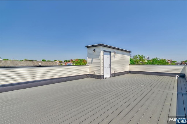 85 Myrtle Ave, Jersey City, NJ 07305 - view of deck