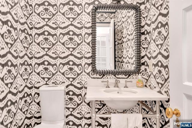 76 Wildwood Rd, Ridgewood, NJ 07450 - bathroom featuring toilet and a sink