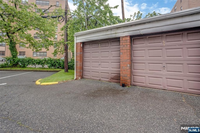 2350 Linwood Ave Unit 4D, Fort Lee, NJ 07024 - view of garage
